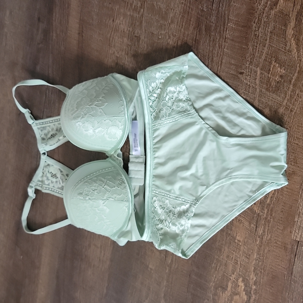 Bra and underwear set